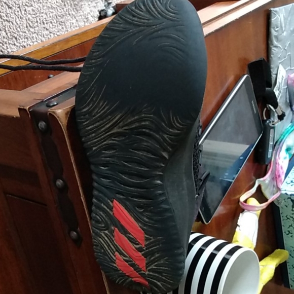 Adidas Dame 4 youth size 5 - Picture 2 of 4